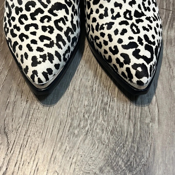 Marc Fisher LTD x Elizabeth Sulcer Yanilaly Calf Hair Bootie NWT - Picture 6 of 8